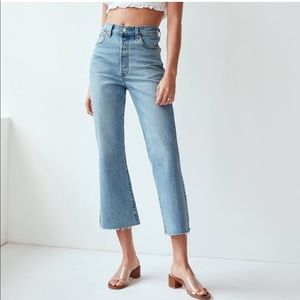 Levi’s ribcage crop flare jeans / women’s size 27